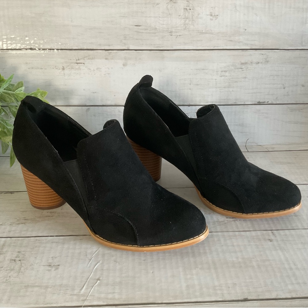 JoliMall Chic Black Suede Women's Heels, so cute & classy. Stacked heel, size 8